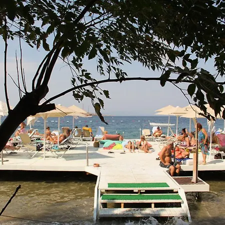 Golkoy Suites מלון גולטורקבוקו