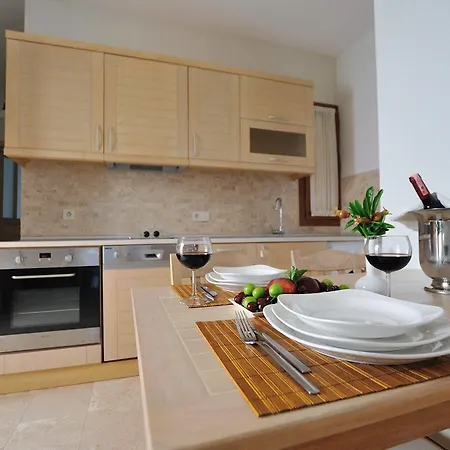 Golkoy Suites ホテル *