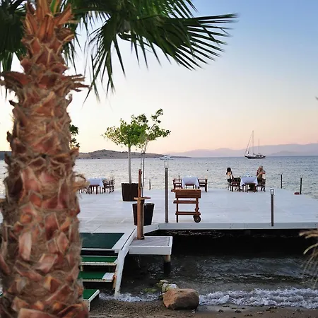 Golkoy Suites ホテル *